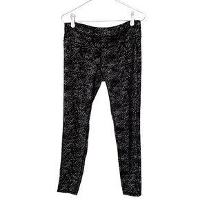 Weatherproof 32 degree cool black and white tiger striped cropped leggings